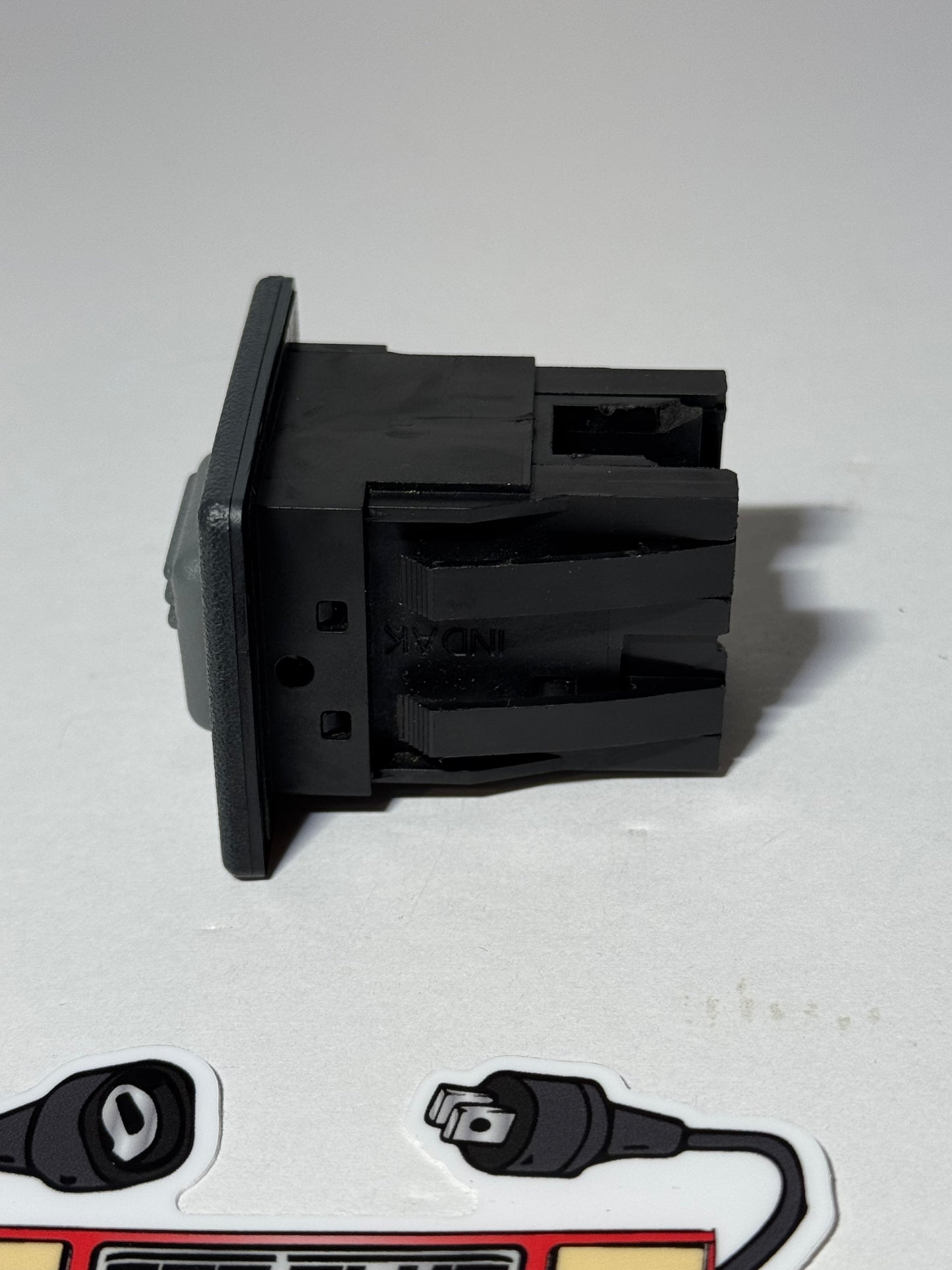 1995-1998 OBS Silverado / Sierra cargo lamp switch control